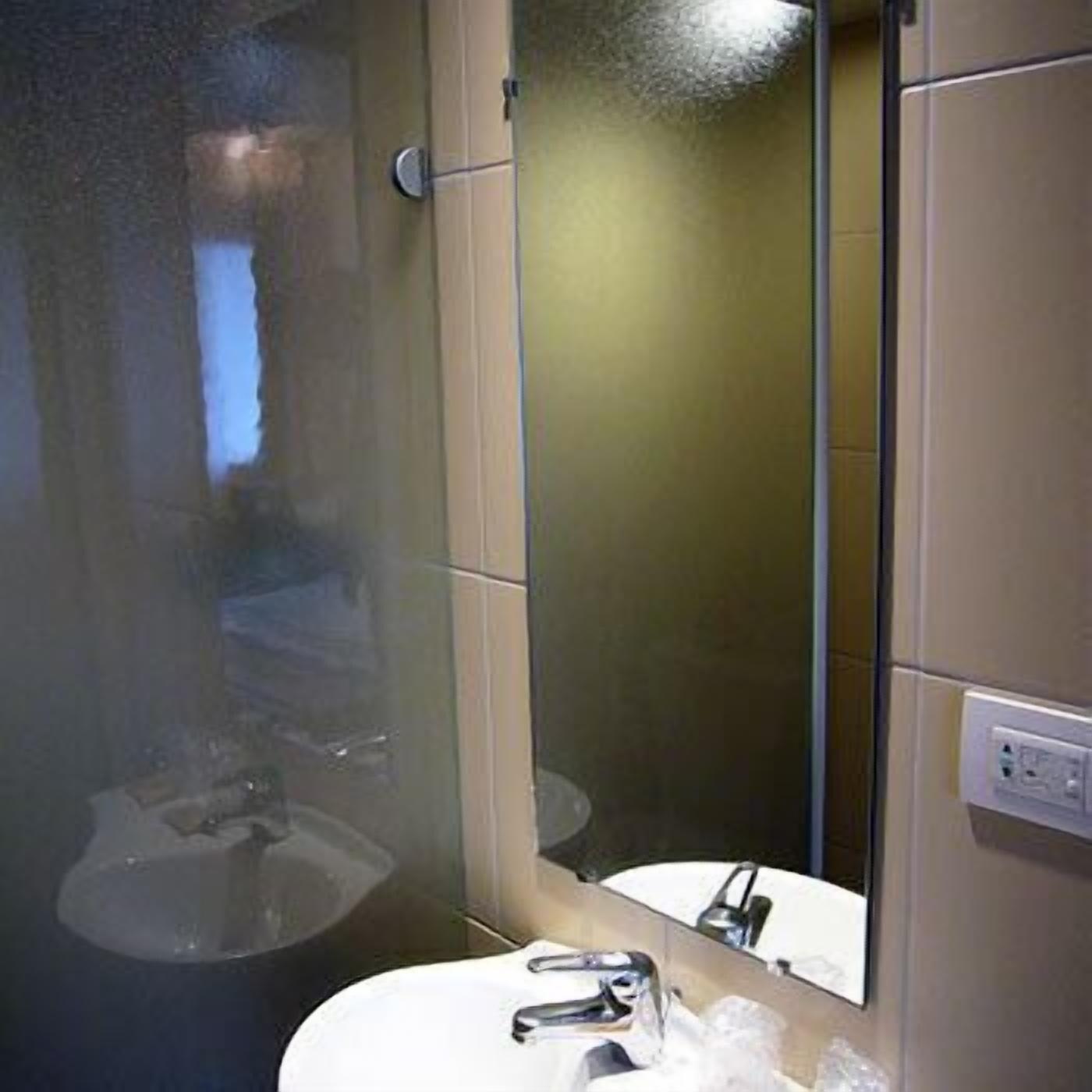 The Originals Access Hotel Bordeaux Aeroport Mérignac Exterior foto